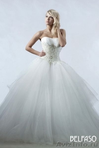 свадебное платье рашитое кристаллами сваровски  - Изображение #1, Объявление #307612