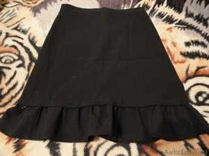 Костюм: пиджак+юбка черного цвета на школьницу рост150-152см - Изображение #2, Объявление #488239